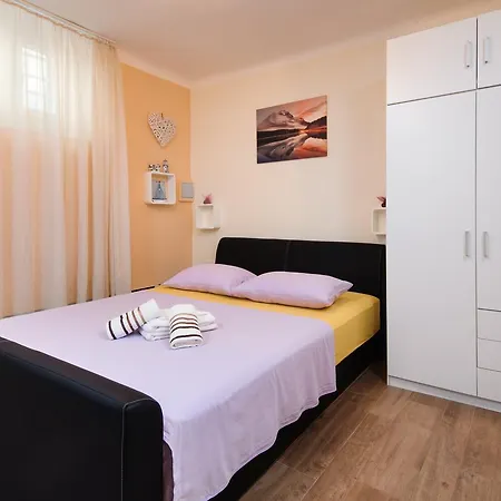 Guest house Private Accommodation Milisa Split
