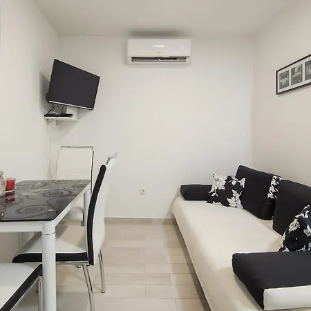 Private Accommodation Milisa Guest house *