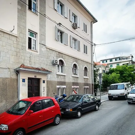 Guest house Private Accommodation Milisa *