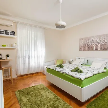 Guest house Private Accommodation Milisa *